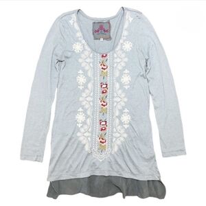 Johnny Was JW Embroidered Floral Gray V-Neck  Shirt Tunic Top Blouse Boho XS